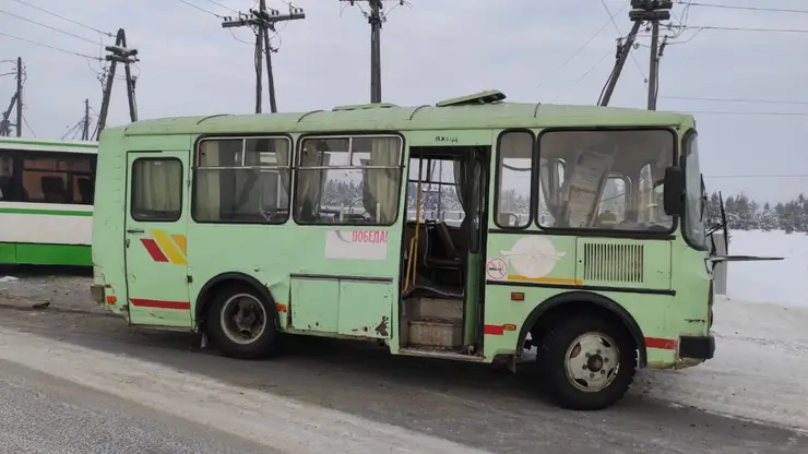 Девять человек пострадали в ДТП с 2 автобусами в Красноярском крае