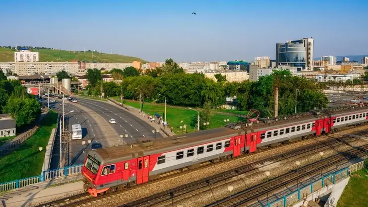 В августе часть пригородных поездов КрасЖД будет отправляться в поездки раньше