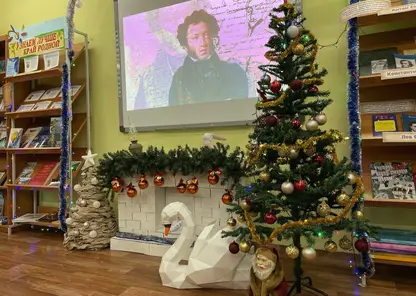 Красноярские детсады и школы украсили к Новому году