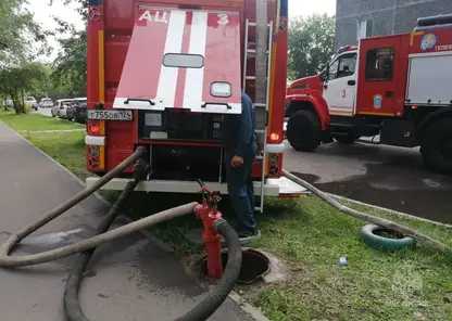 Двух человек спасли при пожаре в многоэтажке на ул. Карбышева в Красноярске