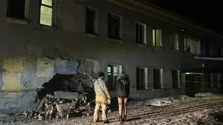 Стена рухнула в многоквартирном доме в Прокопьевске на Кузбассе