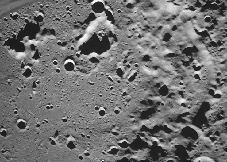 Автоматический летательный аппарат «Луна-25» сделал снимок лунной поверхности