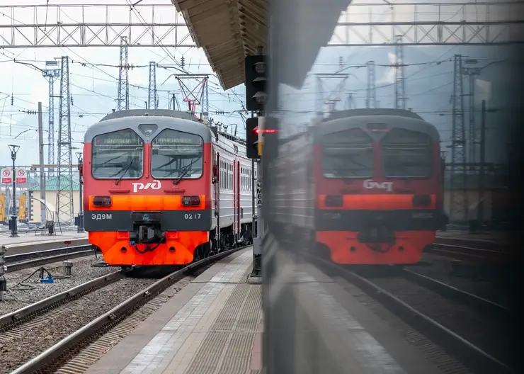С 22 апреля изменятся дни курсирования трех пригородных поездов восточного направления КрасЖД