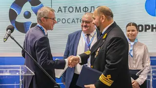 "Атомфлот" и "Норникель" подписали договор на оказание ледокольных услуг