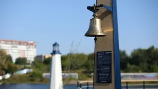 «Бейте рынду!»: в речном клубе «Остров» установили корабельный колокол