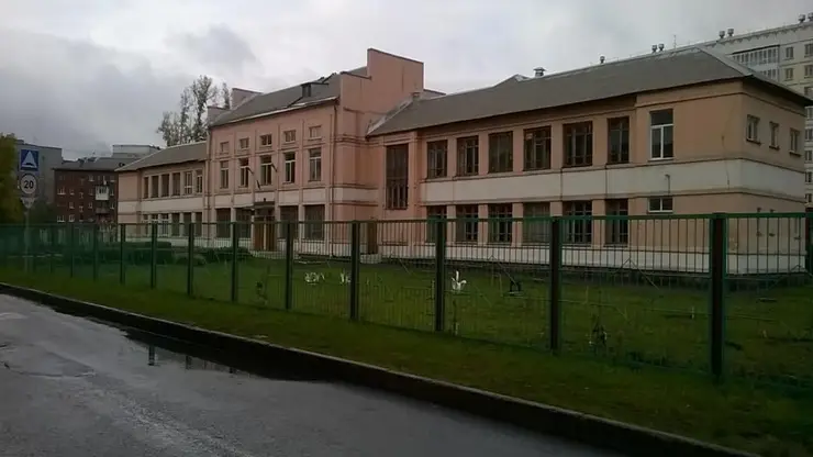 Здание школы в Новокузнецке признано аварийным и будет снесено