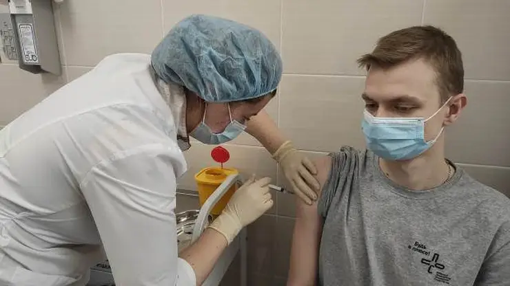 75 % студентов СФУ вакцинировались от коронавируса