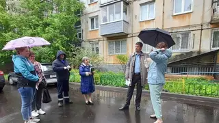  Красноярские депутаты проверили качество ремонта дворов