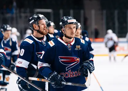 Хоккейный «Сокол» в тяжелом матче обыграл «Омские крылья» в Красноярске