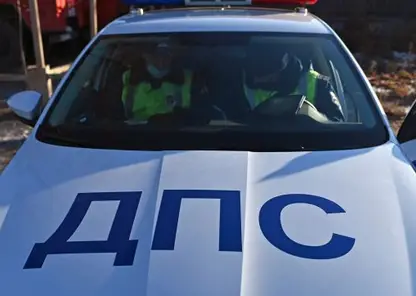 В Красноярске водитель автобуса № 21 выехал на встречную полосу и проехал на красный свет