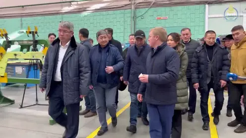 Делегация из Монголии посетила авиационный завод в Бурятии