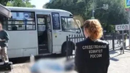 В Хабаровске водитель автобуса на остановке зарезал коллегу