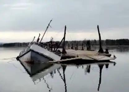 В Красноярском крае из-за паводка подтопило два судна