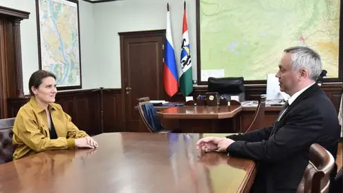 Губернатор Новосибирской области встретился с космонавткой Анной Кикиной