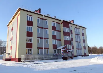 Еще более 40 семей детей-сирот в Кузбассе получили новое жилье