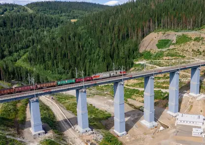 Парк грузовых локомотивов Красноярской железной дороги пополнили современные электровозы