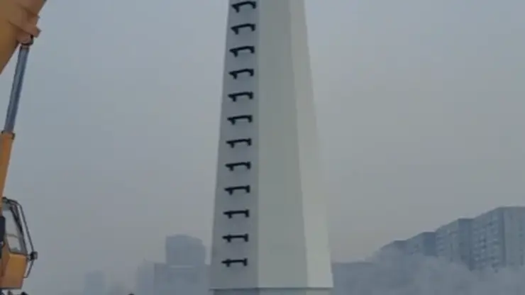 В Красноярске на острове Отдыха устанавливают маяк