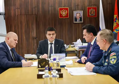 Губернатор Михаил Котюков поручил держать на постоянном контроле вопросы электроснабжения, освещения и отопления