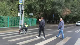 В Красноярске ремонт улицы Мечникова проверили общественные контроллеры