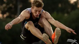 Красноярец Данил Чечела выиграл золото всероссийских соревнований по прыжкам в длину
