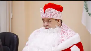 Мэр Саянска провел совещание в костюме Деда Мороза
