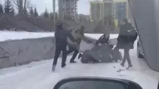 В Красноярске на автозаправке произошла массовая драка