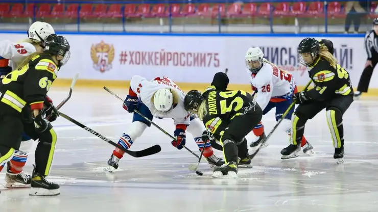 Хоккеистки красноярской «Бирюсы» выиграли в первом матче сезона