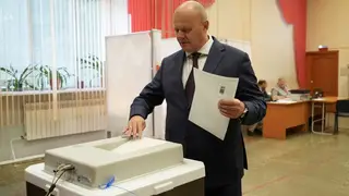Мэр Красноярска Владислав Логинов проголосовал на выборах