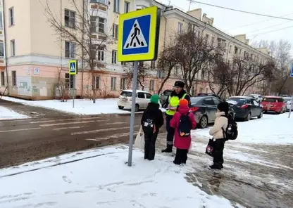 Более 300 нарушений ПДД детьми-пешеходами выявили в Красноярске и Дивногорске