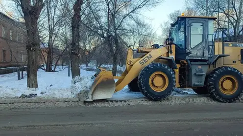 Около 72000 кубометров снега вывезли с дорог Красноярска с начала этого года