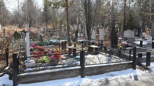 На кладбищах Красноярска поставят биотуалеты