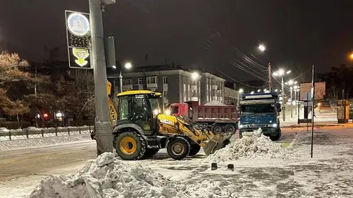 В Иркутске за сутки вывезли более 600 тонн снега