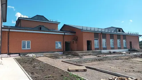 Новую школу достраивают в Большемуртинском районе Красноярского края