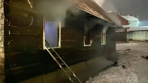 Двое детей погибли при пожаре в частном доме в Канске