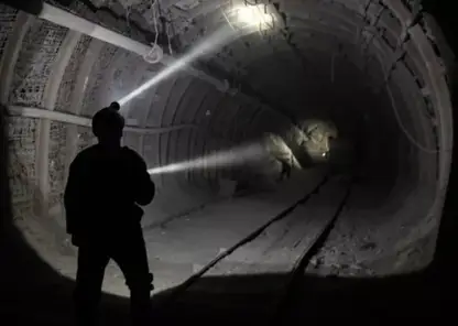 В Кузбассе во время поисковой операции на шахте умер спасатель