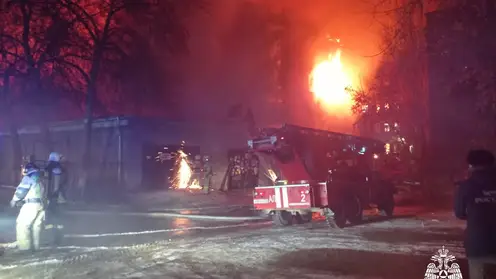 В Новосибирске в здании бывшего отдела полиции произошло возгорание