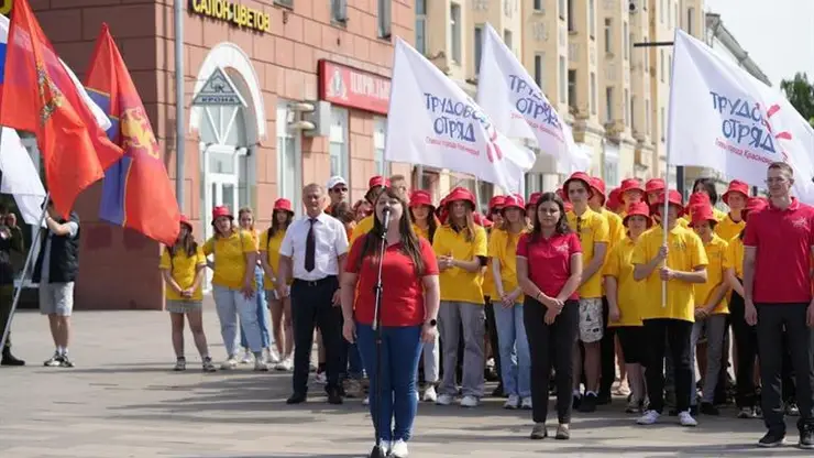 Трудовые отряды главы города Красноярска открыли 19-й летний рабочий сезон