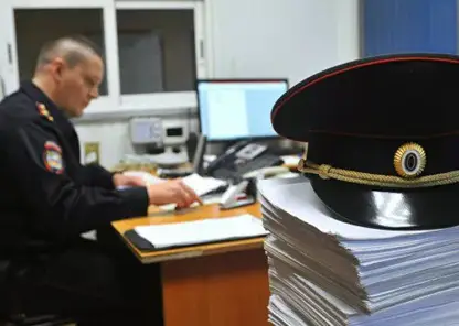 В Красноярске рецидивист украл коробку тушенки из магазина