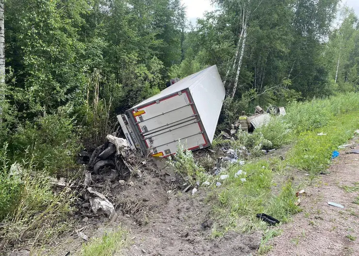 Два человека погибли в аварии на трассе Р-255 «Сибирь» в Красноярском крае