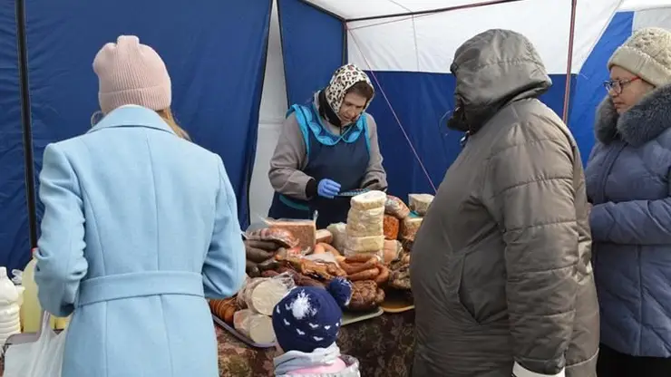 Первую продуктовую ярмарку «День сибирского подворья» в Красноярске посетили 1500 человек