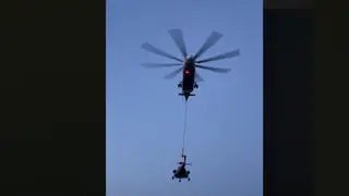 Совершивший аварийную посадку вертолет Ми-8 доставили в аэропорт Якутска