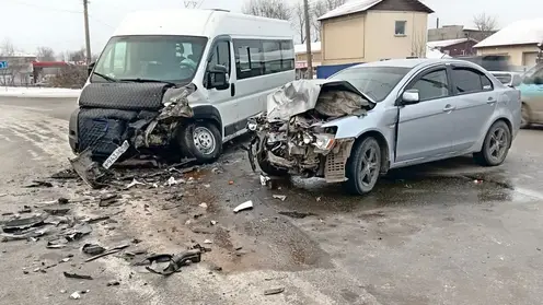 Пять человек пострадали в ДТП с маршруткой в Иркутске