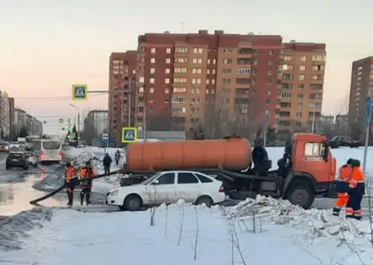 В Красноярске для движения транспорта перекрыли проезд на участке от ул. Алексеева, 1 до перекрестка с ул. Водопьянова