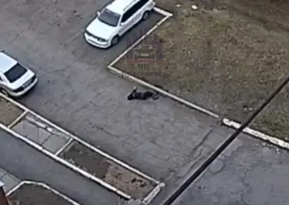 В Красноярске горожанин упал и умер прямо на улице