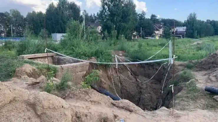 В Новосибирской области 9-летний мальчик на стройплощадке спустился в коллектор и погиб