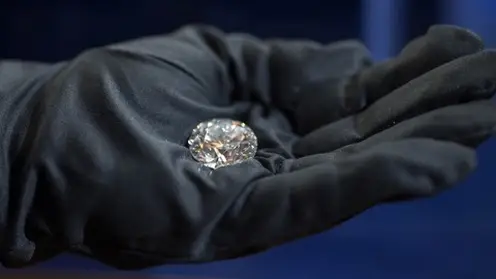 В Якутске на аукционе представили 176 алмазов общей стоимостью 3 млн долларов