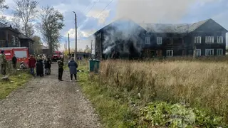 В Козульском районе Красноярского края подожгли двухэтажное здание