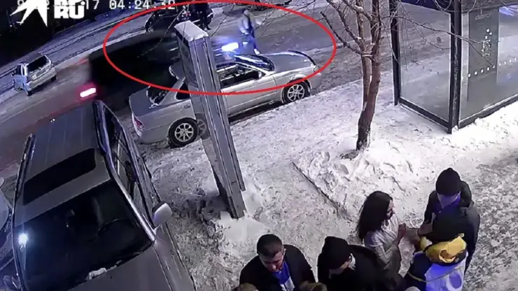 В Красноярске водитель на скорости сбил девушку