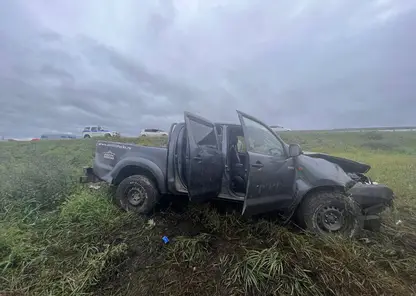 В Красноярском крае трое детей пострадали после опрокидывания Toyota Hilux