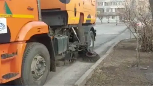 За зиму на дороги Красноярска высыпали 500 ж/д вагонов песка